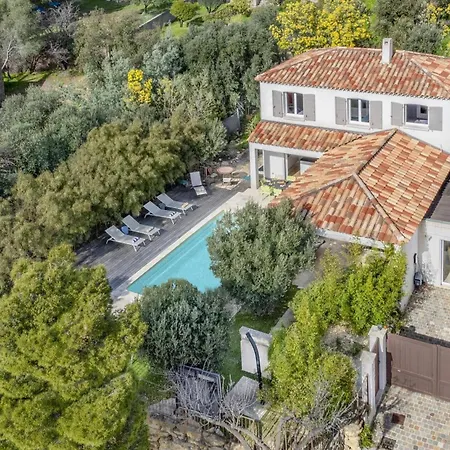 Les Lavandieres By *